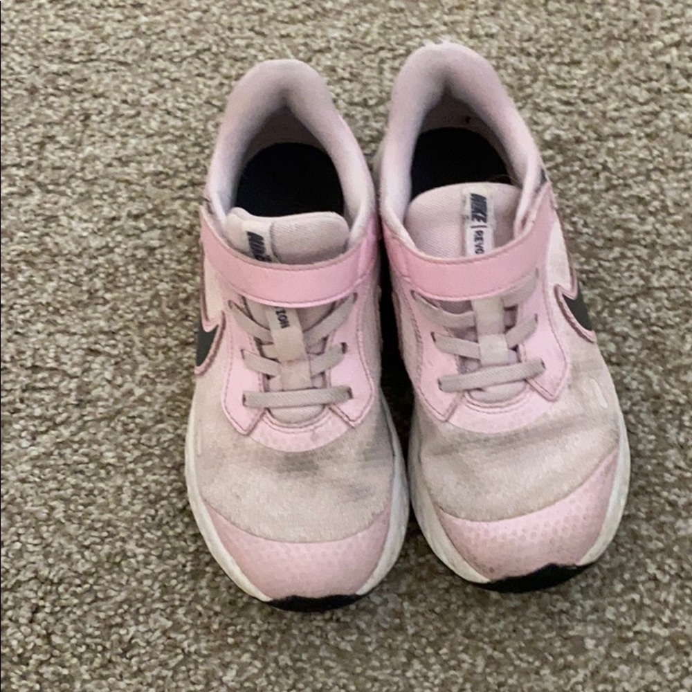 Girls pink sneakers